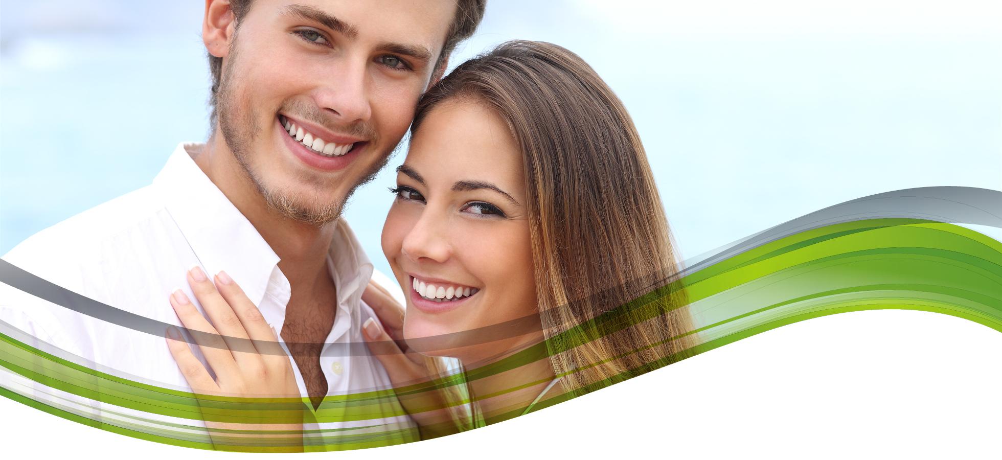 1960x900_Swush_Paerchen-am-Strand